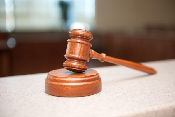 Erkélyről kimentett áldozat – elítélték a magyar embercsempészt